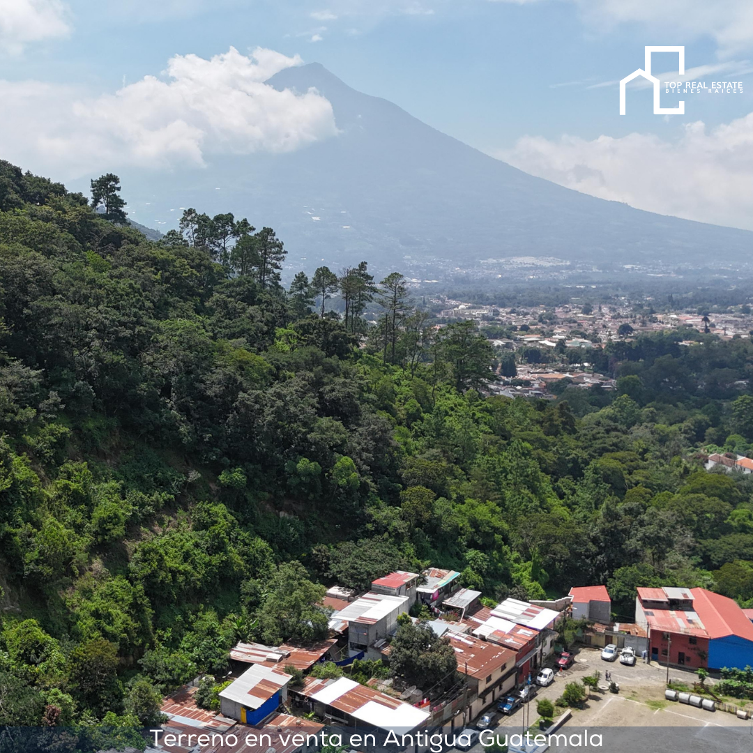 Land in Antigua Guatemala