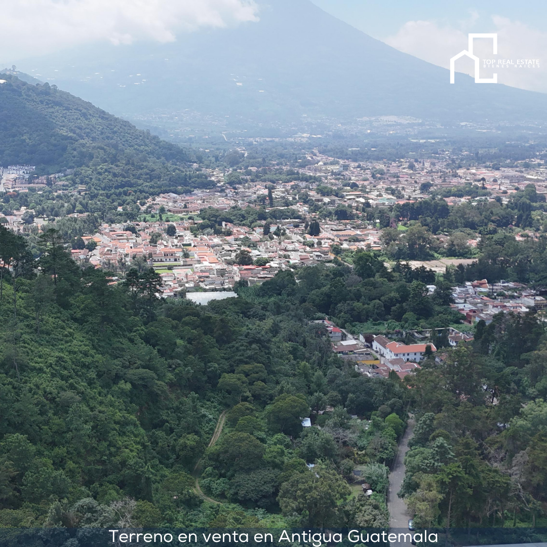 Land in Antigua Guatemala